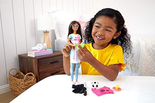Barbie with 2 Career Looks That Feature 8 Clothing and Accessory Surprises to Discover