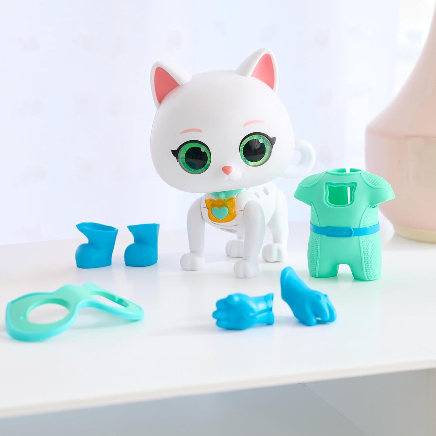 Just Play Disney Junior SuperKitties Cat-Tastic Transforming Bitsy for Ages 3 Up