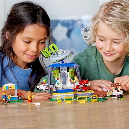 LEGO Creator 3in1 Fairground Carousel 31095 Building Kit 595 Pieces
