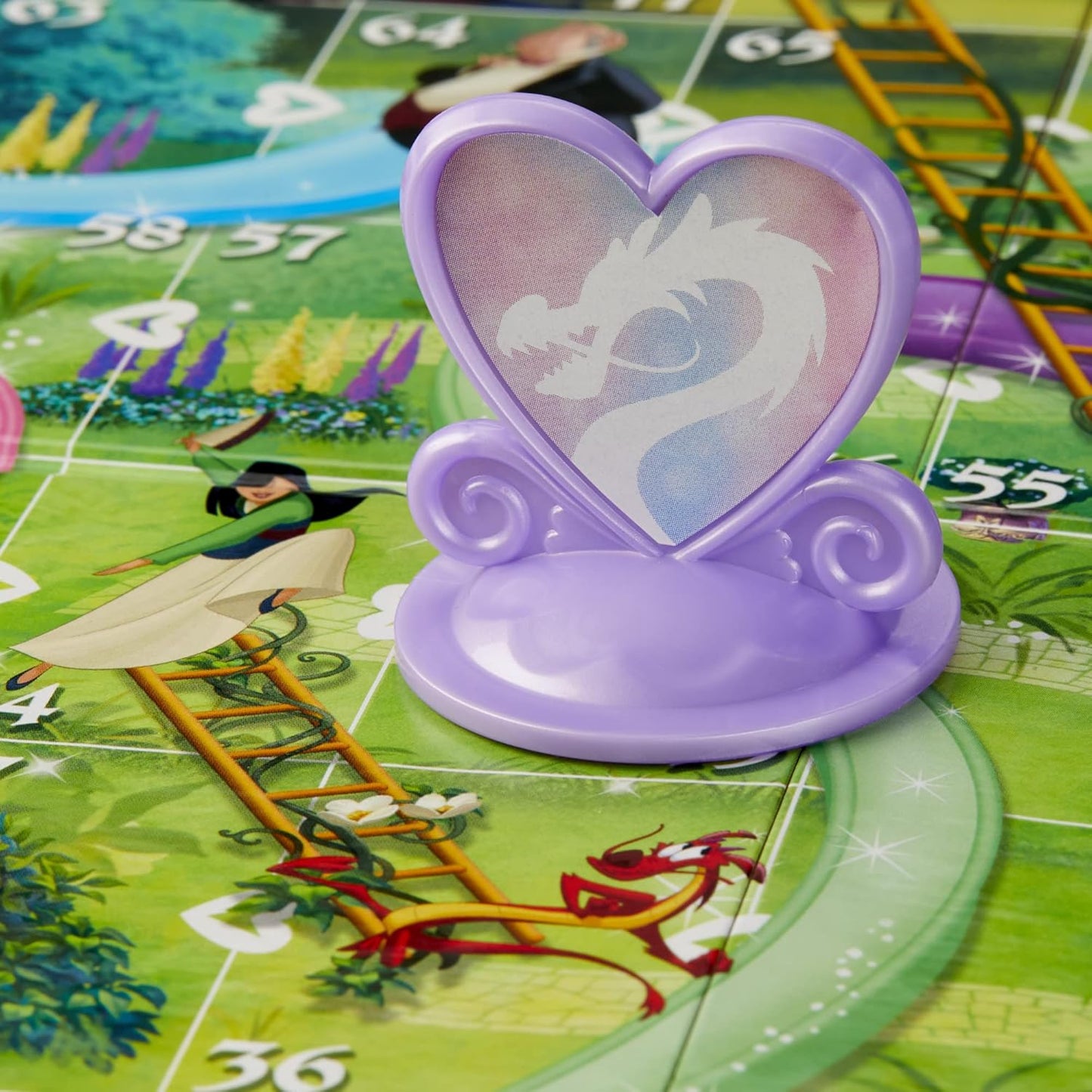 Hasbro Gaming Chutes and Ladders Disney Princess Edition Board Game