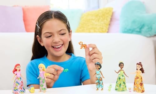 Mattel Disney Princess Friends Set with 5 Posable Small Doll
