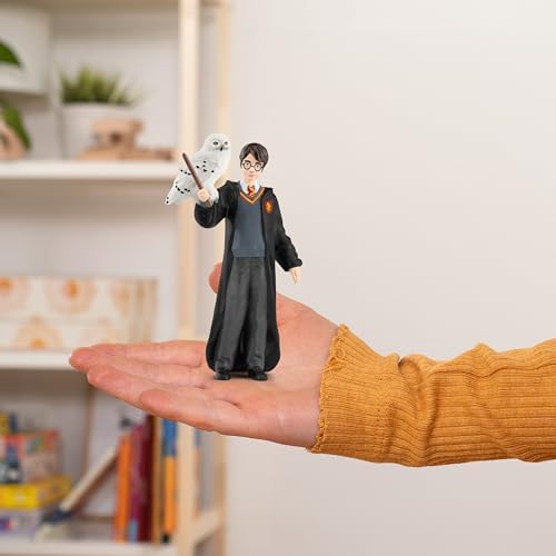 Schleich Wizarding World of Harry Potter 2-Piece Set with Harry Potter Hedwig Figurines