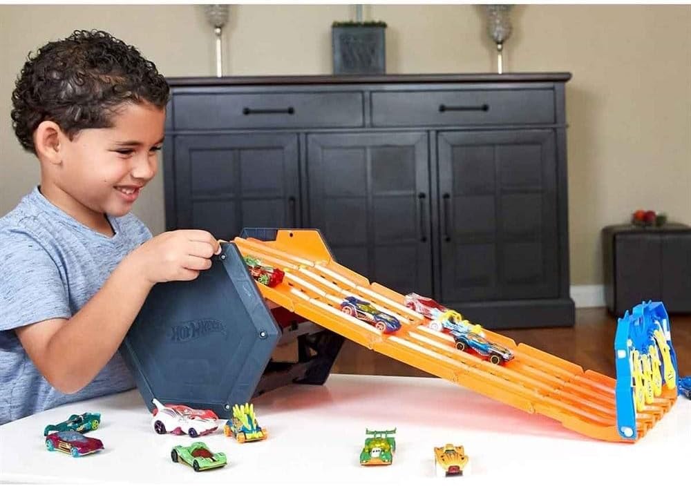 Hot Wheels Roll Out Raceway Track Set
