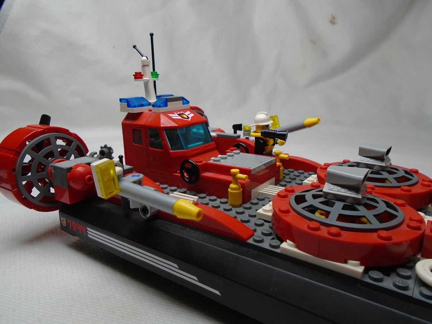 LEGO City 7944 Fire Hovercraft by LEGO