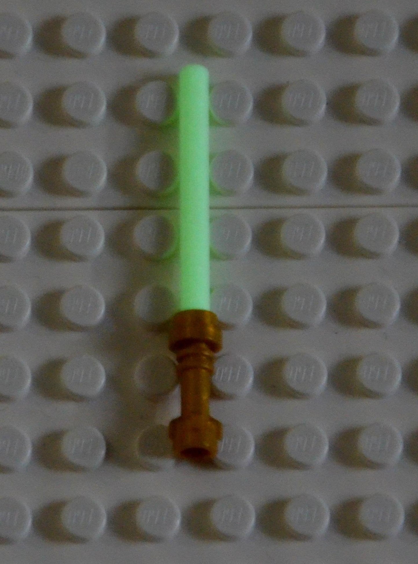 LEGO Star Wars : 10 Sabres Lasers Dans le Noir et lumineux (Glow in White Dark) avec poignée dorée