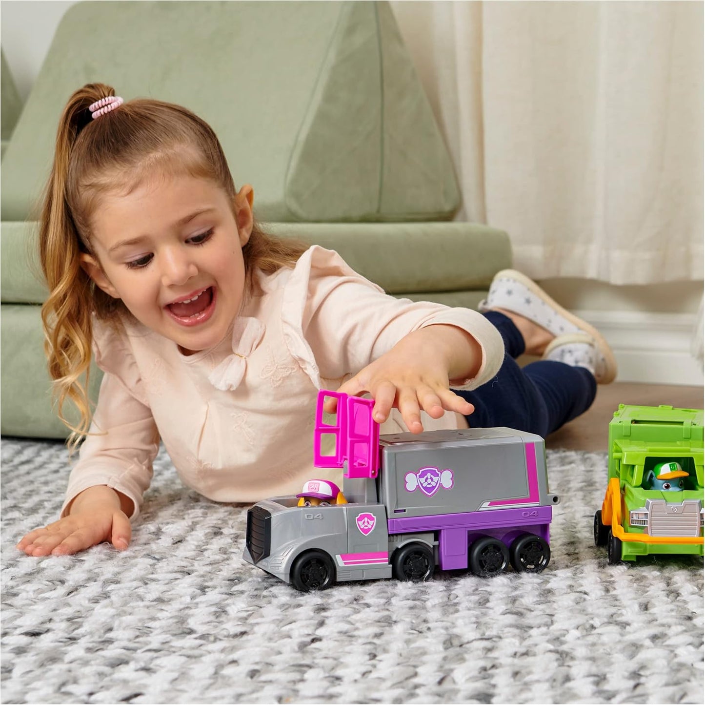 PAW Patrol Big Truck Pup's Skye Transforming Toy Trucks with Action Figure for Ages 3 and