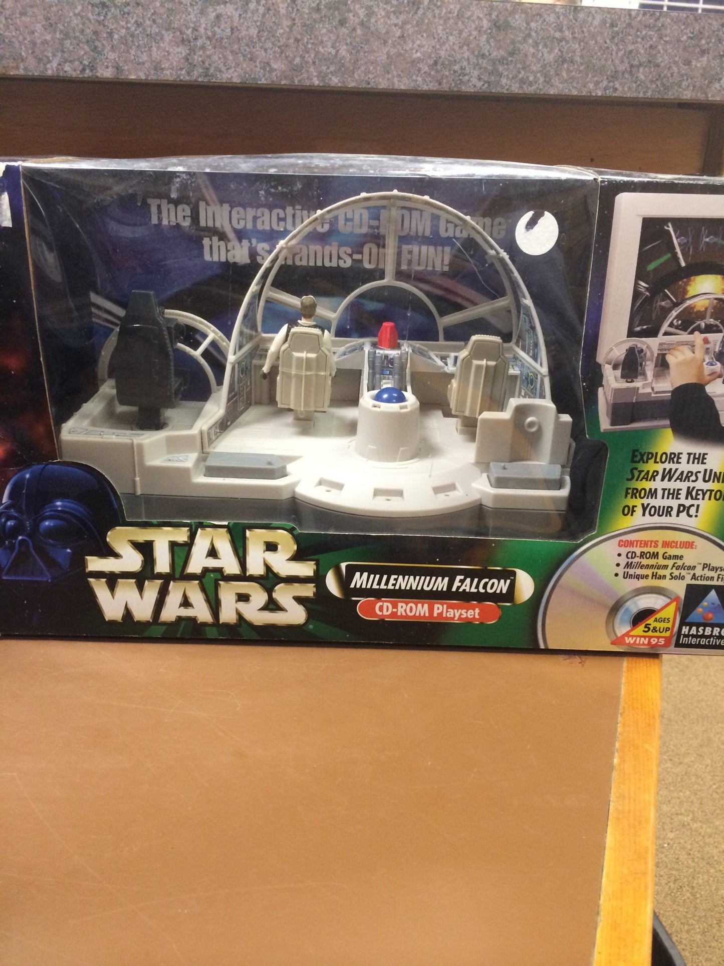 Star Wars: Millennium Falcon Playset - PC