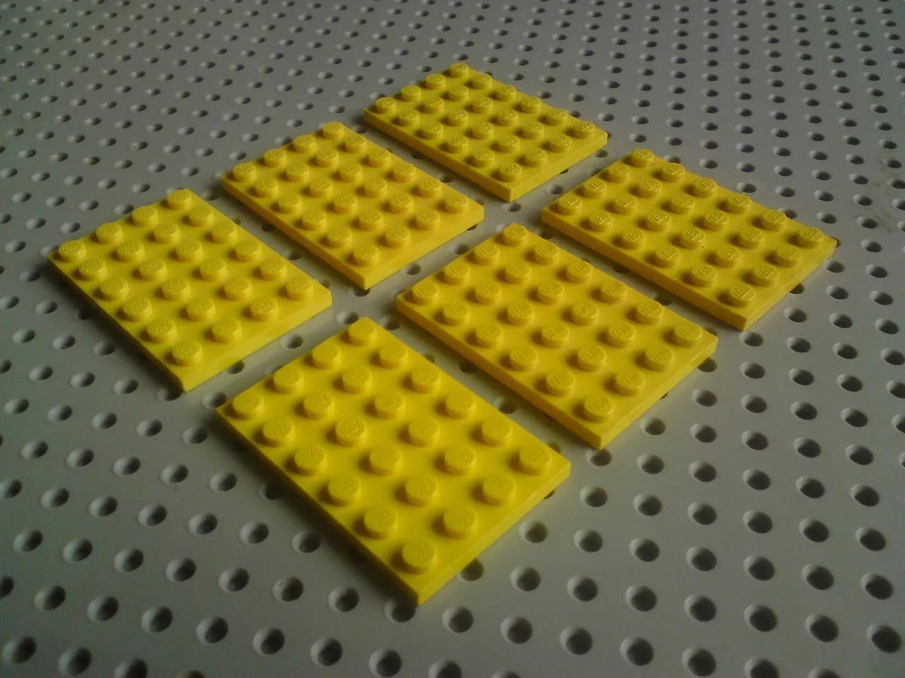 LEGO City Building Plates with 4x6 Knobs Yellow (3032)